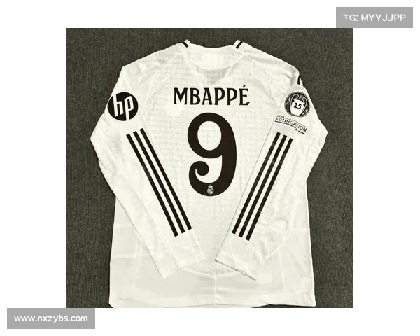 五大经典皇马球衣颜色回顾展现白衣军团辉煌历史与永恒魅力 五大经典皇马球衣颜色回顾展现白衣军团辉煌历史与永恒魅力